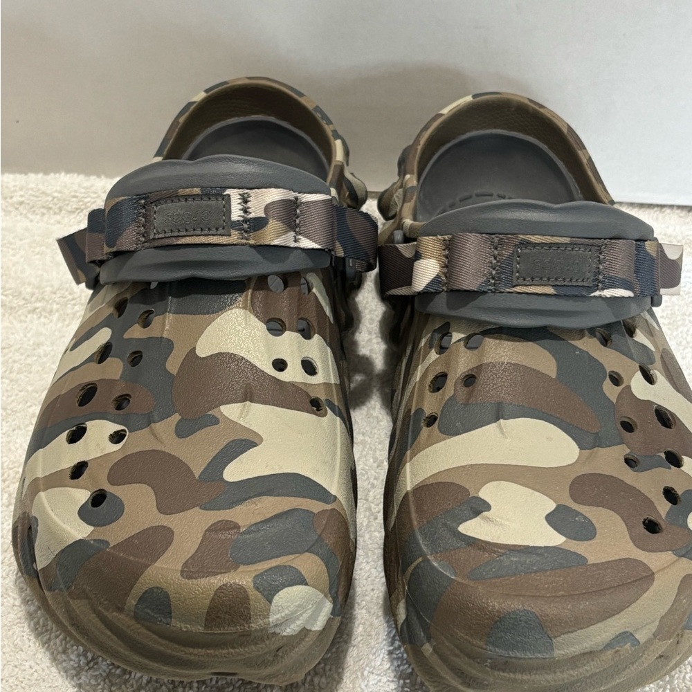 Crocs Men’s size 14